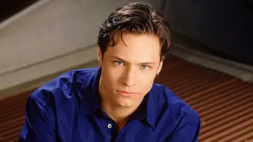 Backdrop к сериалу "Roswell" #1370641