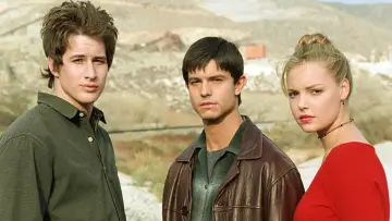 Backdrop к сериалу "Roswell" #1370649