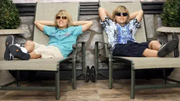 Backdrop for the TV series "The Suite Life of Zack & Cody" #1312178