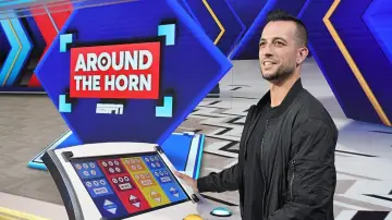 Backdrop for the TV series "Around the Horn" #1776670