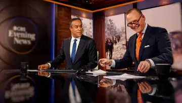 Backdrop for the TV series "CBS Evening News" #1601865