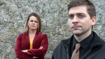Backdrop for the TV series "Ros na Rún" #1559546