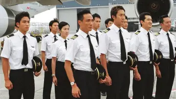 Backdrop for the TV series "Triumph in the Skies" #1389215