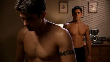 Backdrop for the TV series "Undressed" #1539335