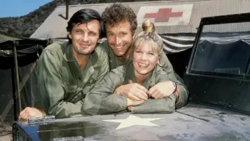 Backdrop к сериалу "M*A*S*H" #1300042