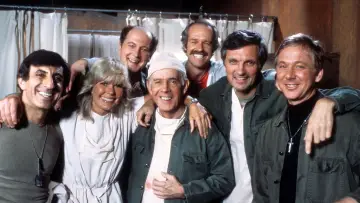 Backdrop к сериалу "M*A*S*H" #1300043