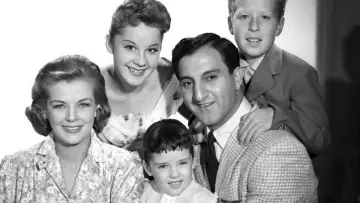 Backdrop for the TV series "The Danny Thomas Show" #1395945