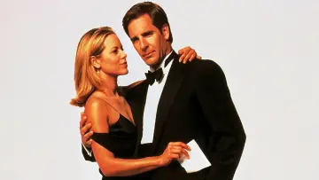 Backdrop for the TV series "Mr. & Mrs. Smith" #1737849