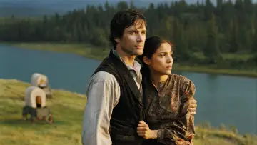 Backdrop for the TV series "Into the West" #1722670