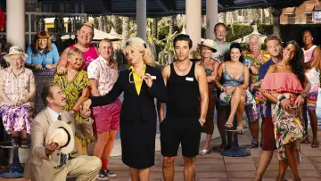 Backdrop к сериалу "Benidorm" #1374382