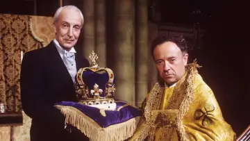 Backdrop for the TV series "To Play the King" #1812606
