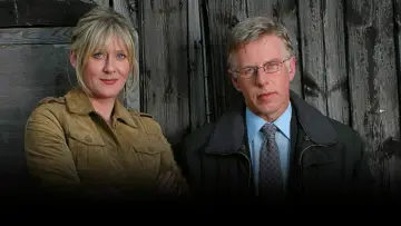 Backdrop for the TV series "Rose and Maloney" #1830587