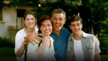 Backdrop к сериалу "Young Hearts" #1241905
