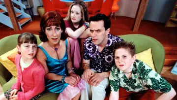 Backdrop for the TV series "My Parents Are Aliens" #1591624