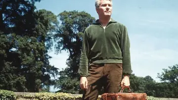 Backdrop for the TV series "Man in a Suitcase" #1662984