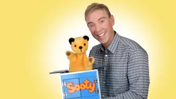Backdrop for the TV series "Sooty" #1590514