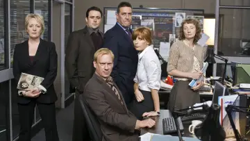 Backdrop for the TV series "Above Suspicion" #1609340