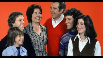 Backdrop for the TV series "Family" #1433756