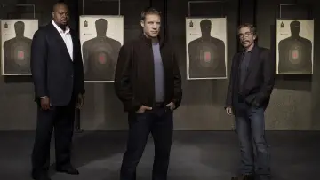 Backdrop for the TV series "Human Target" #1389475