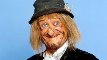 Backdrop for the TV series "Worzel Gummidge" #1795871