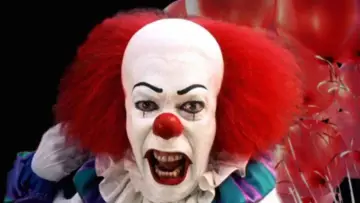 Backdrop к сериалу "It" #1375090