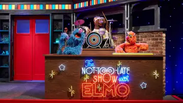 Backdrop for the TV series "The Not-Too-Late Show with Elmo" #1664982