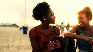 Backdrop for the TV series "Summertime" #1469169