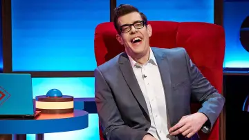 Backdrop for the TV series "Richard Osman