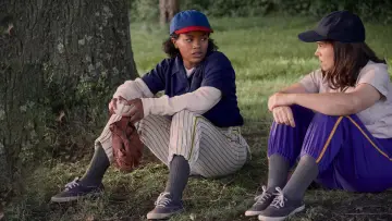Backdrop for the TV series "A League of Their Own" #1680618