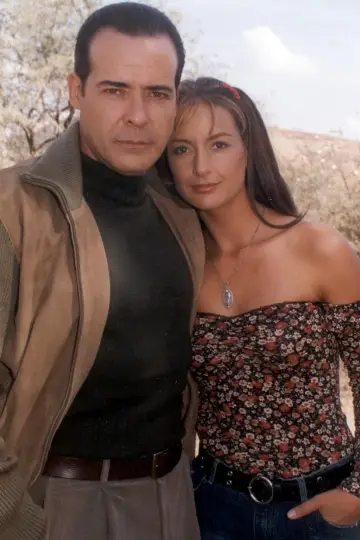 Entre el amor y el odio Poster