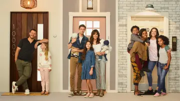 Backdrop к сериалу "Home Economics" #1407997