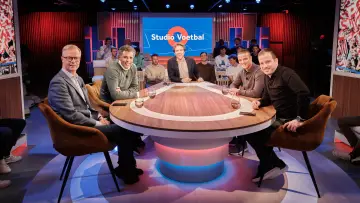 Backdrop к сериалу "NOS Studio Voetbal" #1370164