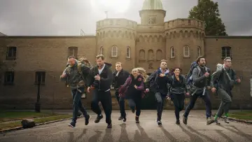 Backdrop for the TV series "Hunted wild - Celebrities on the run" #1603045