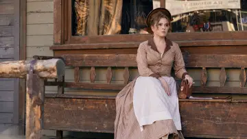 Backdrop for the TV series "High Desert" #1813765