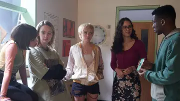 Backdrop к сериалу "One of Us Is Lying" #1466102