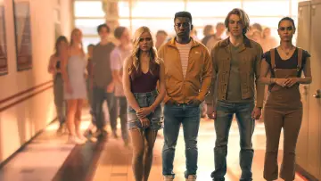 Backdrop к сериалу "One of Us Is Lying" #1466105
