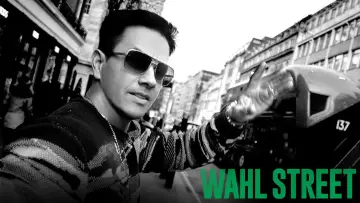 Backdrop for the TV series "Wahl Street" #1665978