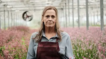 Backdrop for the TV series "The Lost Flowers of Alice Hart" #1809901