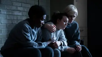 Backdrop к сериалу "Time" #1462229