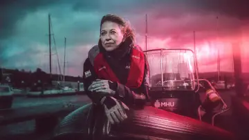 Backdrop к сериалу "Annika" #1451321