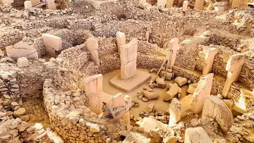 Backdrop for the TV series "Ancient Apocalypse" #1560573