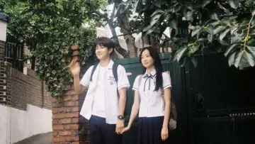 Backdrop for the TV series "Our Beloved Summer" #1594261