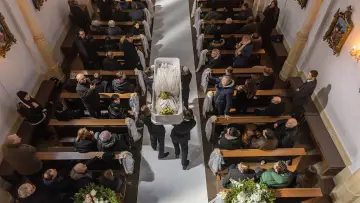Backdrop for the TV series "A Minute of Silence" #1671781