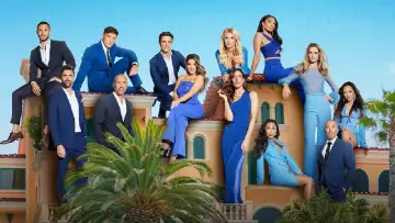 Backdrop for the TV series "Selling the OC" #1559111