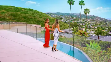 Backdrop for the TV series "Selling the OC" #1559117
