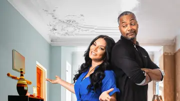 Backdrop for the TV series "Married to Real Estate" #1502368