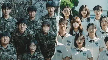 Backdrop к сериалу "Duty After School" #1439185