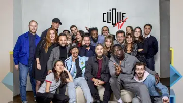 Backdrop к сериалу "Clique" #1427221