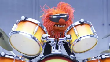 Backdrop for the TV series "The Muppets Mayhem" #1721251
