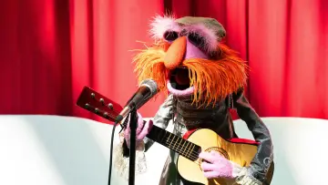Backdrop for the TV series "The Muppets Mayhem" #1721265